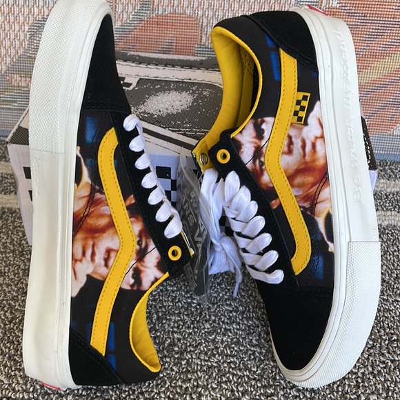 Vans Men’s Skate Old Skool
Bruce Lee Black/Yellow
VN0ASFCBY23
Sneakers - Picture 12 of 16